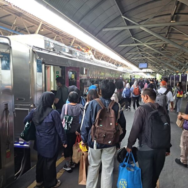Sambut Long Weekend Paskah, KAI Daop 8 Surabaya Operasikan 8 KA Tambahan