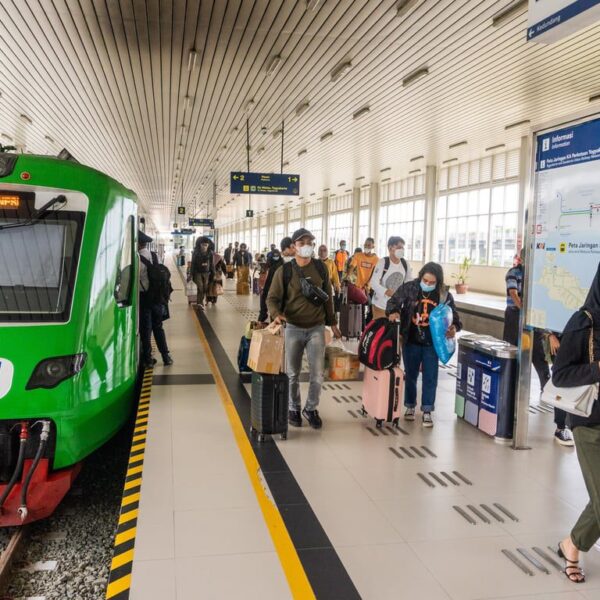 KA Bandara Yogyakarta Sukses Layani Penumpang dengan OTP Tertinggi Selama Masa Angkutan Lebaran 2025 KA Bandara Yogyakarta Sukses Layani Penumpang dengan OTP Tertinggi Selama Masa Angkutan Lebaran 2025