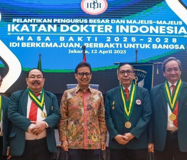 Transformasi Kesehatan Jadi Fokus, Menkes Dorong IDI Aktif Wujudkan Indonesia Emas Transformasi Kesehatan Jadi Fokus, Menkes Dorong IDI Aktif Wujudkan Indonesia Emas