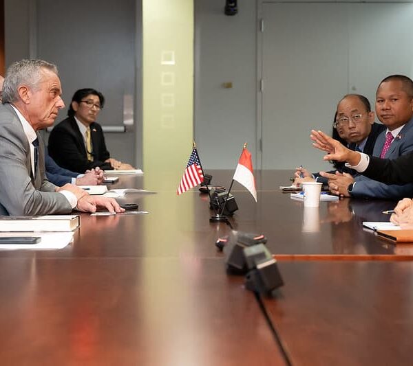 Menkes RI-AS Bahas Transformasi Kesehatan dalam Pertemuan Strategis di Washington Menkes RI-AS Bahas Transformasi Kesehatan dalam Pertemuan Strategis di Washington