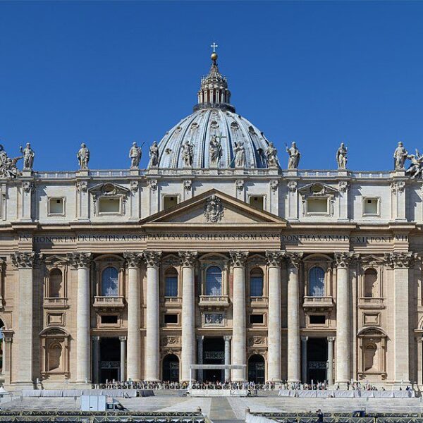 Habemus Papam! Paus Baru Siap Diperkenalkan dari Balkon Santo Petrus Habemus Papam! Paus Baru Siap Diperkenalkan dari Balkon Santo Petrus