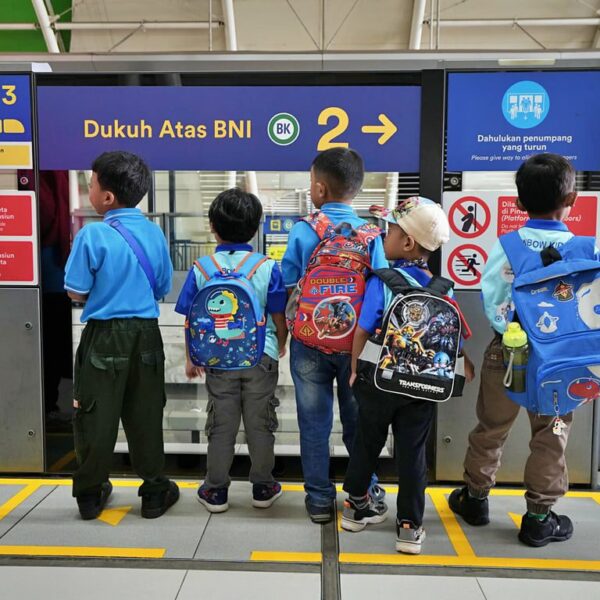 LRT Jabodebek Perkuat Komitmen Pendidikan Lewat Program Edutrain LRT Jabodebek Perkuat Komitmen Pendidikan Lewat Program Edutrain