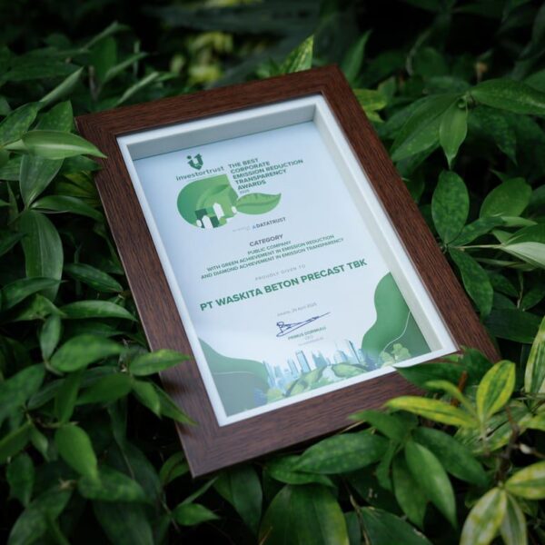 Langkah Hijau WSBP Berbuah Penghargaan di Ajang The Best Corporate Emission Reduction Transparency Awards 2025 Langkah Hijau WSBP Berbuah Penghargaan di Ajang The Best Corporate Emission Reduction Transparency Awards 2025