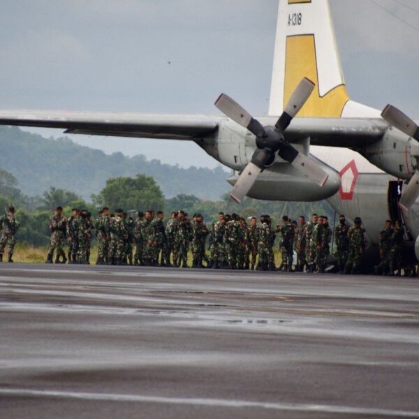 Panglima TNI Tinjau Latihan Terjun Malam KDOL di Bangka untuk Perkuat Pengamanan Wilayah Strategis