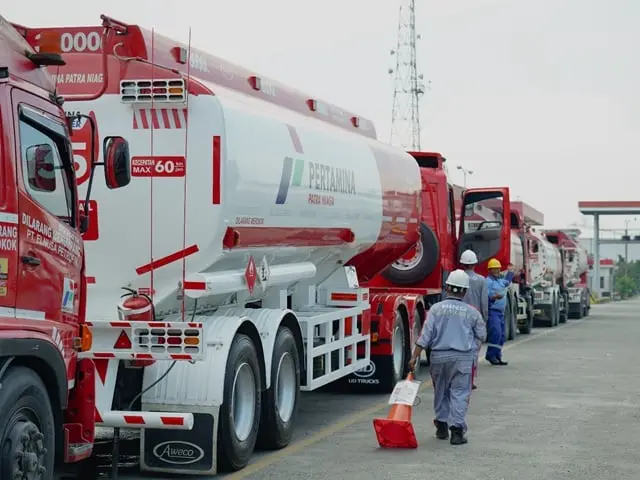 Dukung Pertamina Patra Niaga Optimalkan Penyaluran BBM di Makassar, Elnusa Petrofin Tambah Armada dan Personel Lintas Daerah