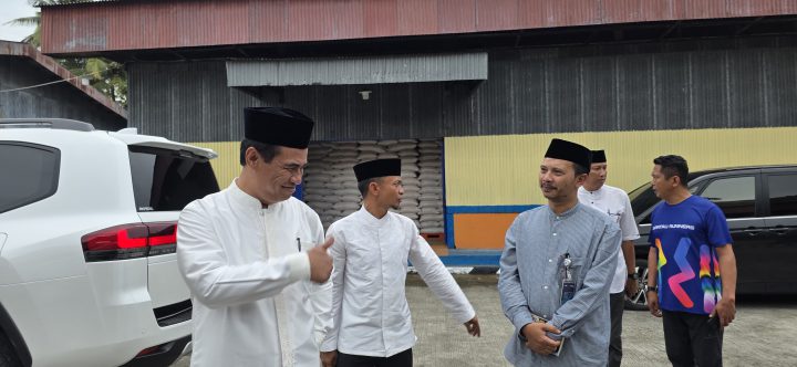 Sidak ke Gudang Bulog, Mentan Amran Puji Stok Gabah Sulsel