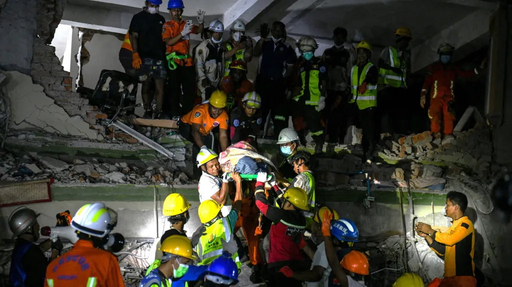 Gempa Dahsyat Myanmar: Korban Tewas Capai 1.700, Tim Penyelamat Terus Berjuang